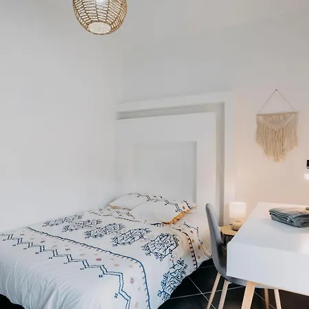 Coeur De #b2 - Centre Ville, Wifi & Netflix - Proche Transports - Privee Dans Partage Cholet