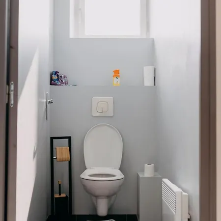 Coeur De #b2 - Centre Ville, Wifi & Netflix - Proche Transports - Privee Dans Partage 绍莱
