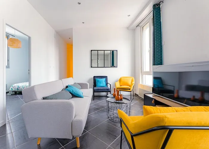 Coeur De #b2 - Centre Ville, Wifi&netflix - Proche Transports - Privee Dans Partagé * Cholet