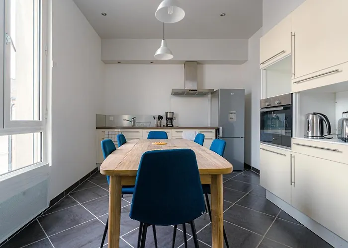 Coeur De #b2 - Centre Ville, Wifi&netflix - Proche Transports - Privee Dans Partagé Maison d'hôtes Cholet