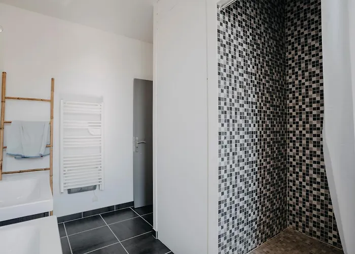 Coeur De #b2 - Centre Ville, Wifi&netflix - Proche Transports - Privee Dans Partagé Maison d'hôtes