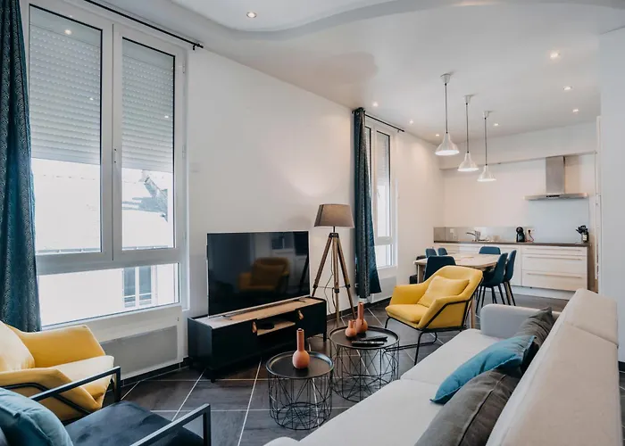 Maison d'hôtes Coeur De #b2 - Centre Ville, Wifi&netflix - Proche Transports - Privee Dans Partagé Cholet